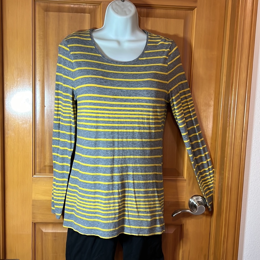 COPY - MERONA, SZ MED, lightweight T-shirt